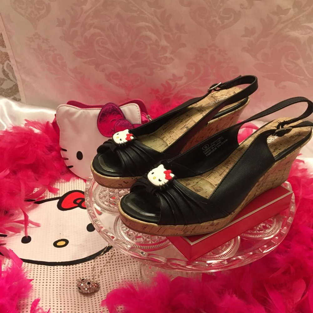 ADORABLE leather cork style wedges with cute hello kitty details! - Picture 7 of 10